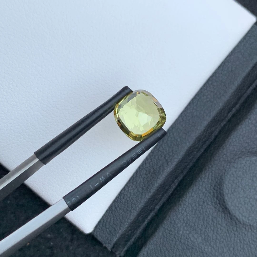 4.27 ct Natural Vivid Yellow Sapphire Cushion Shape Loose Gemstone — view 11